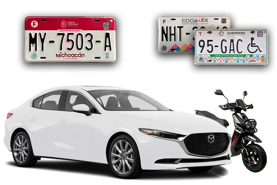 Un carro blanco y una motoneta negra y placas de distintos estados de la república